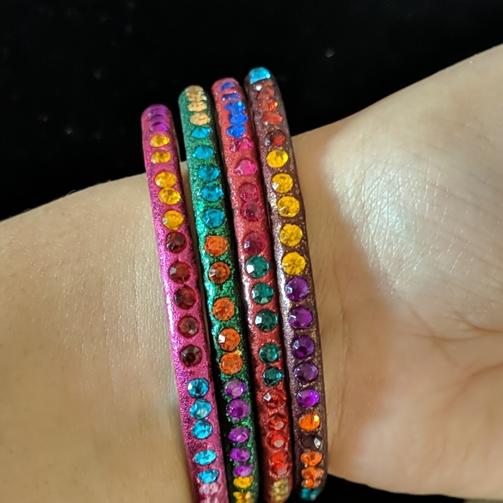 4 piece multicolor bangle set